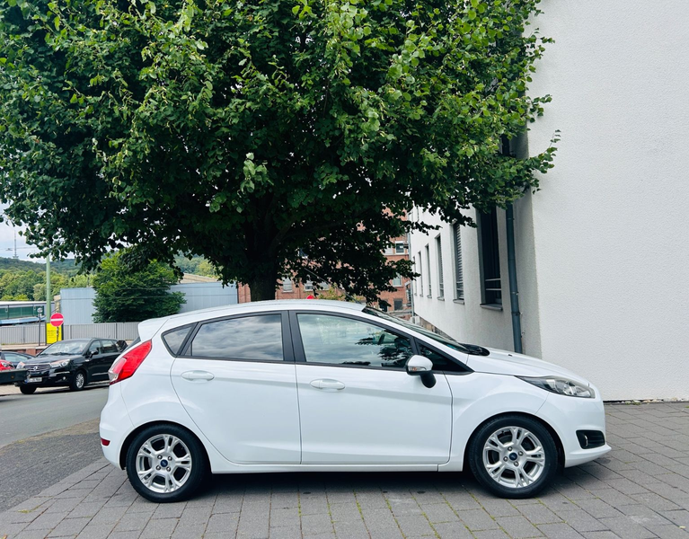 Ford Fiesta Sync Edition *Navi, SHZ, Klima* — photo 6