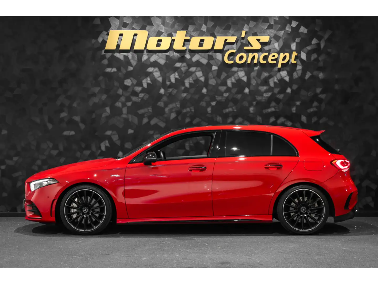 Mercedes-Benz A 35 AMG 4 MATIC Rot - 2