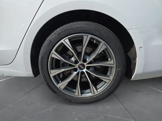 Audi A6 view 15