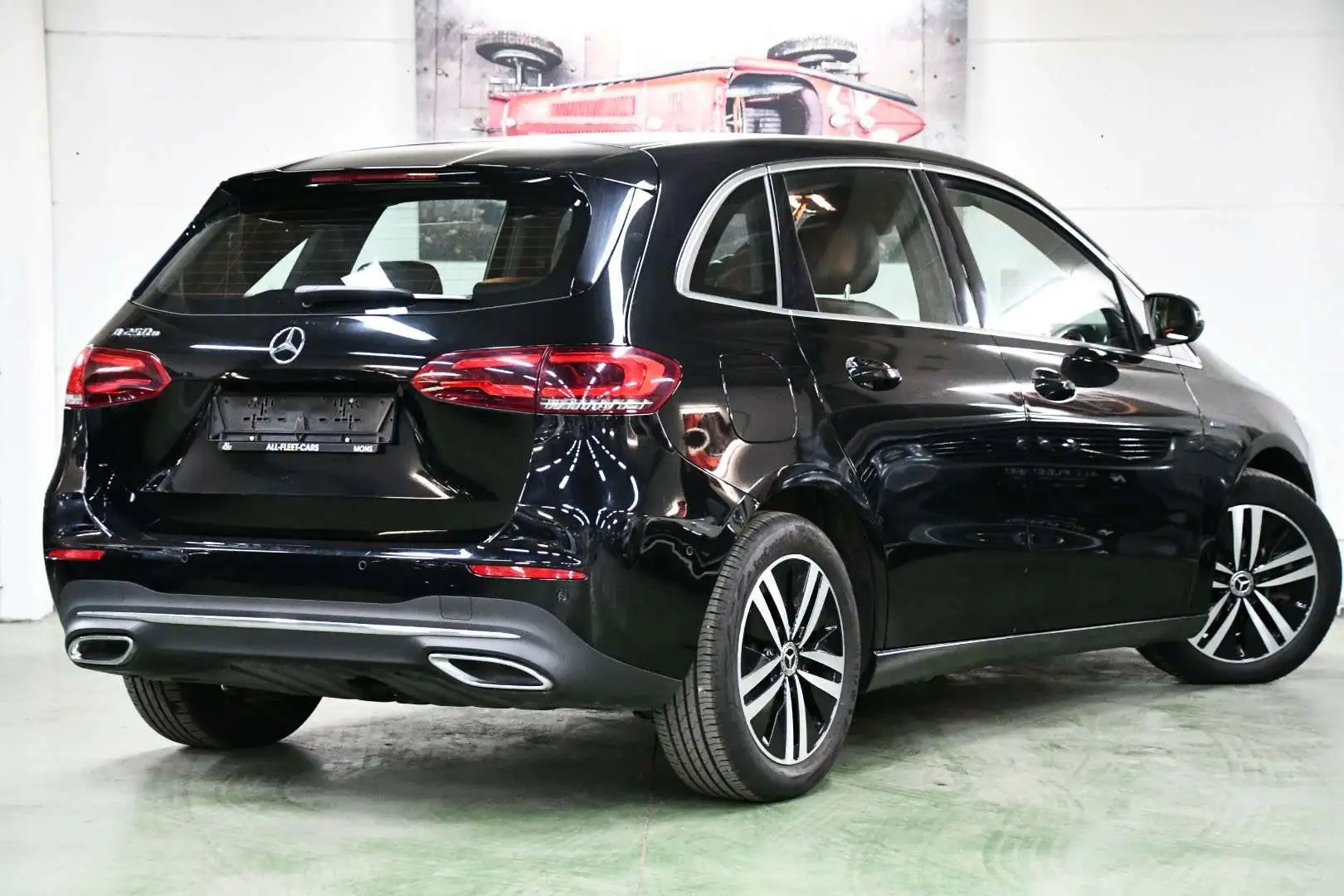 Mercedes-Benz B 250 Luxury Line, Cuir, Ambiance LED, Sièges Chauf Bleu - 2