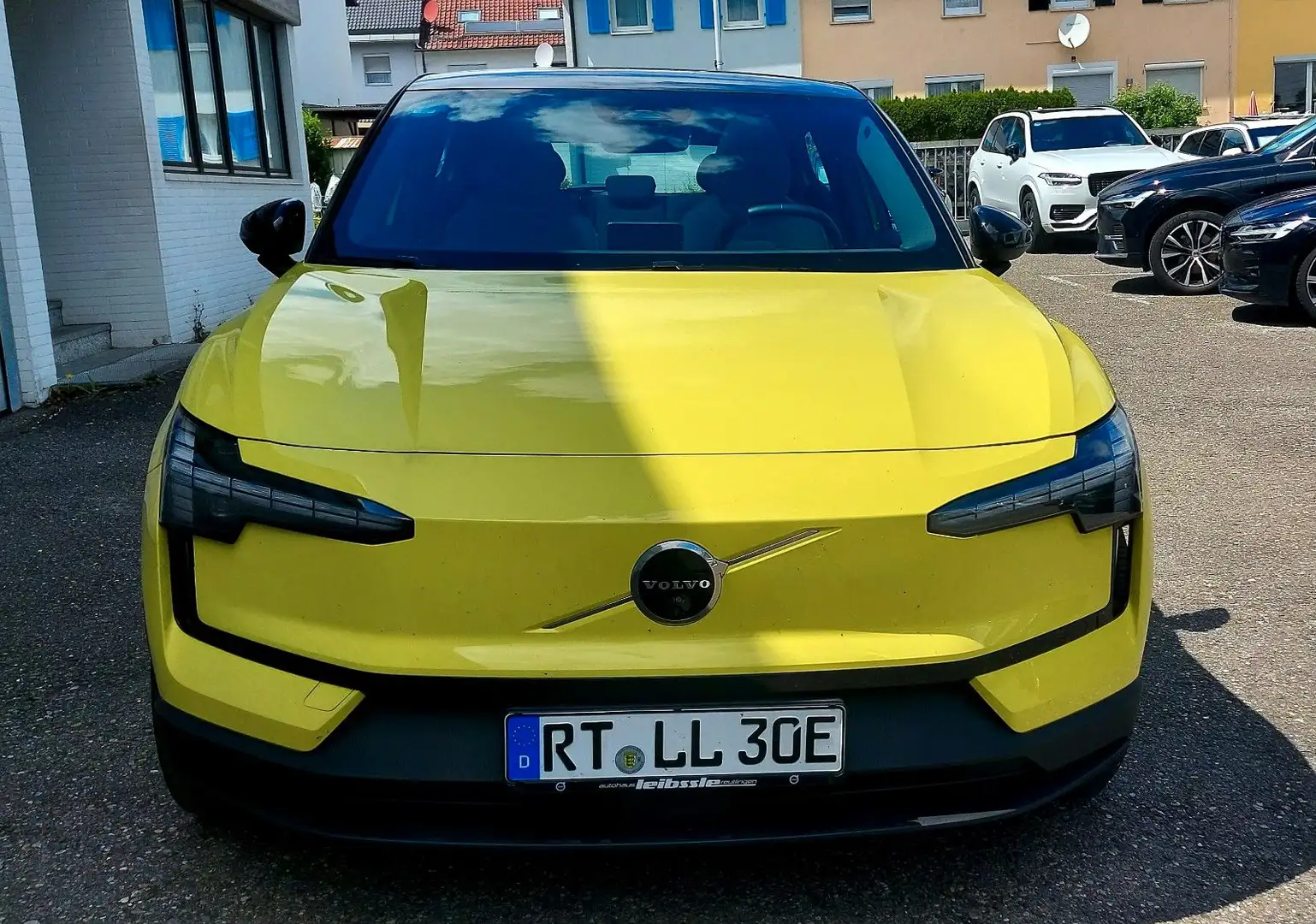 Volvo EX30 Ultra AWD Twin Motor Performance Galben - 1