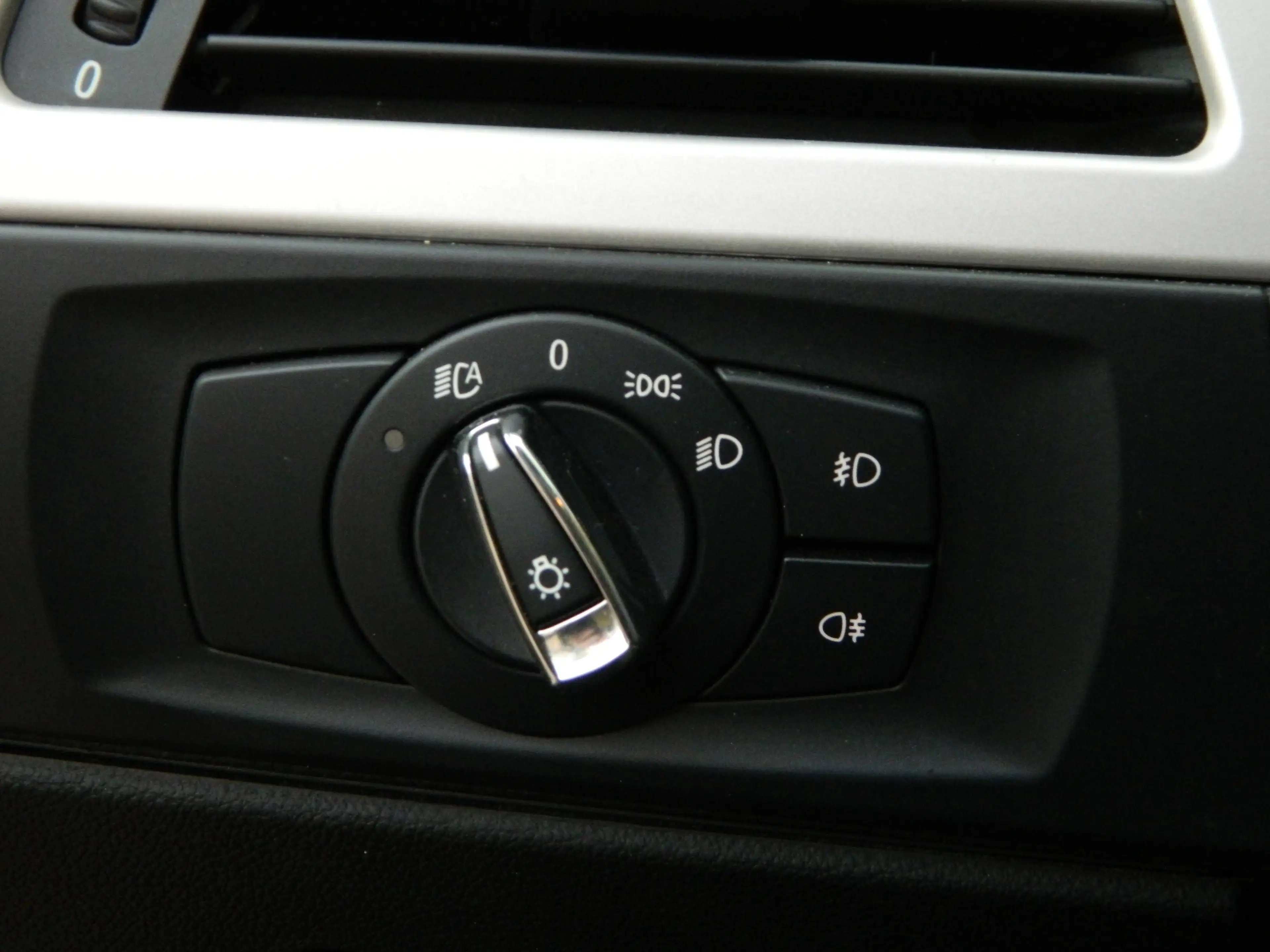BMW 320 3 Coupe 320 d / Automatik / Steuerkette Neu / CarPlay — photo 19