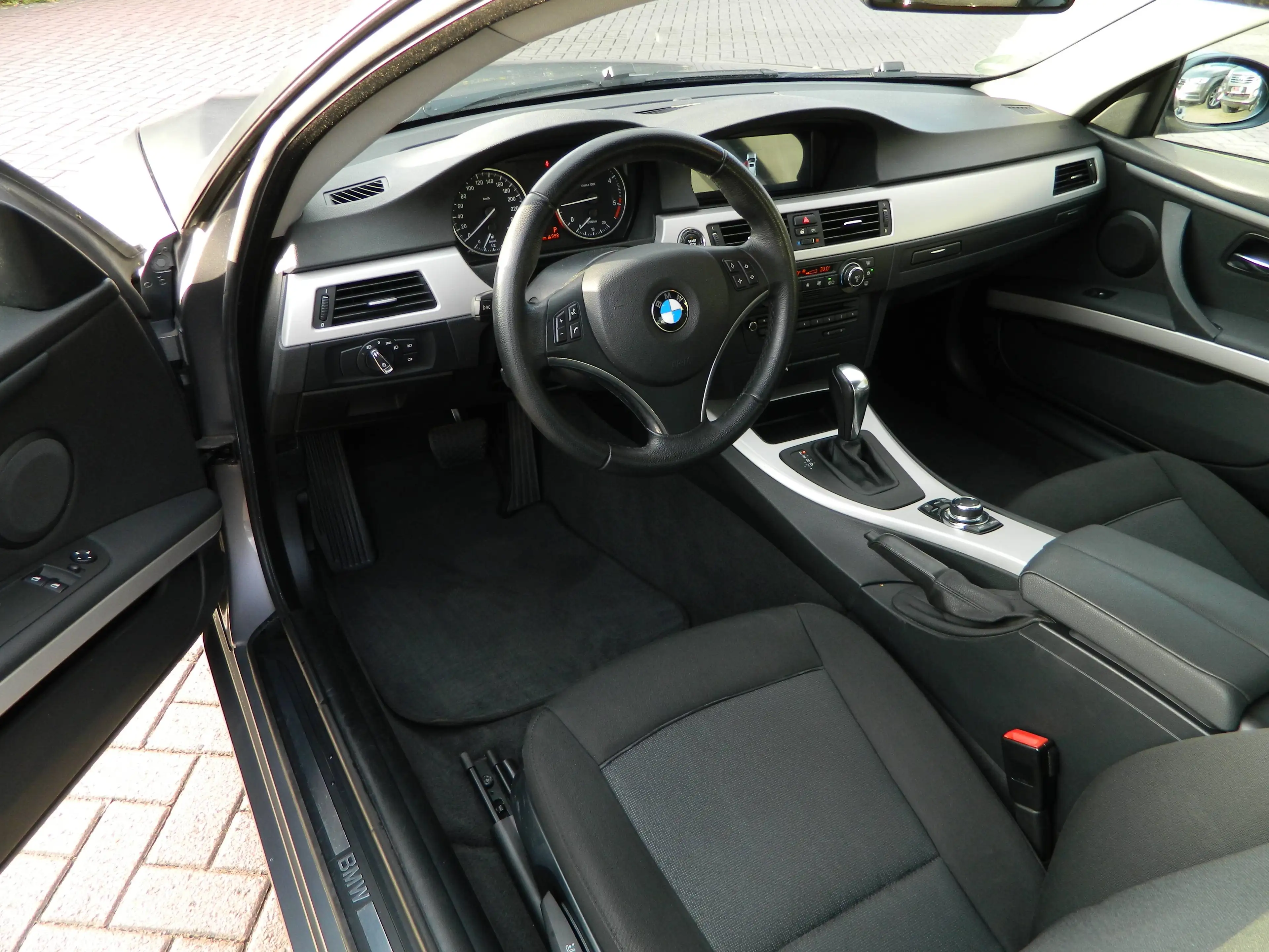 BMW 320 3 Coupe 320 d / Automatik / Steuerkette Neu / CarPlay — photo 13