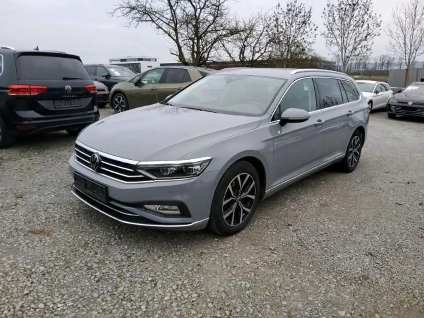 Volkswagen Passat Variant 2,0TDI Elegance 4M AHK Navi LED K Grau - 2