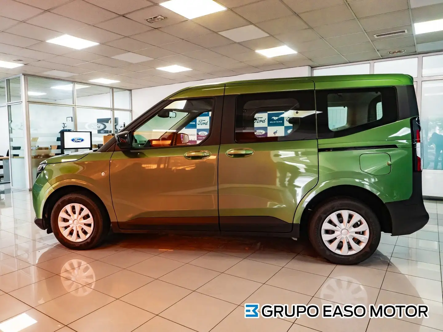 Ford Tourneo Courier 1.0 Ecoboost Trend Aut. Plateado - 2