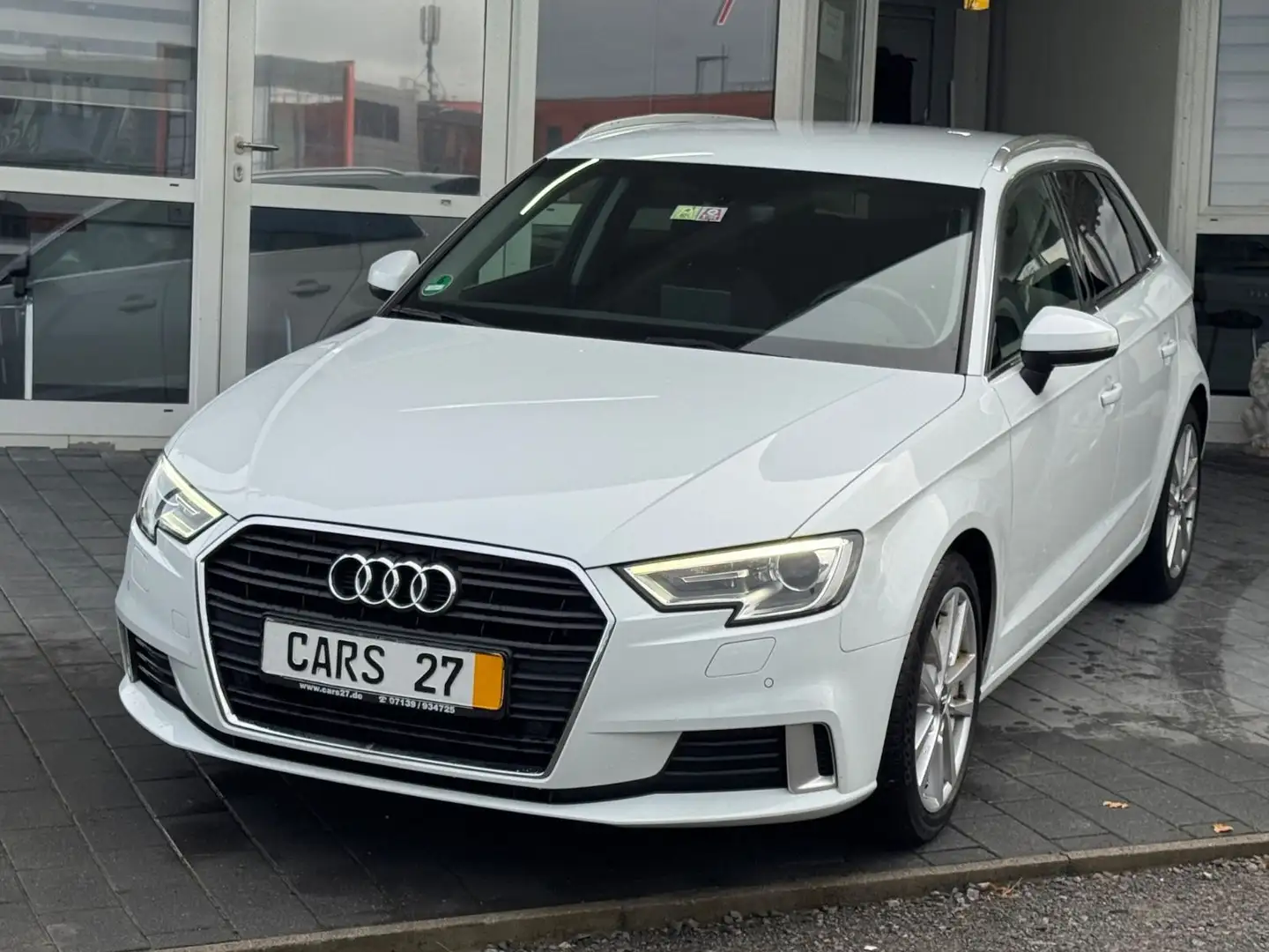Audi A3 Sportback 30 TDI sport Virtual Co. LED NAVI Weiß - 1