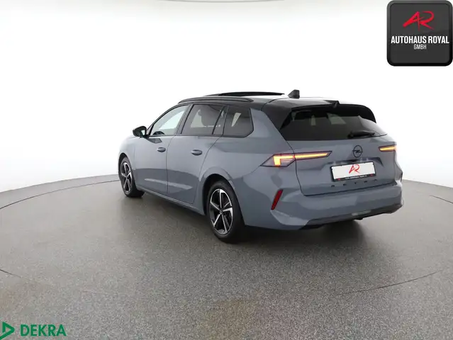 Opel Astra view 3