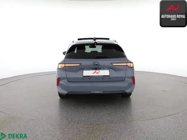 Opel Astra view 4