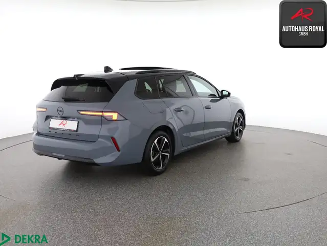 Opel Astra view 5