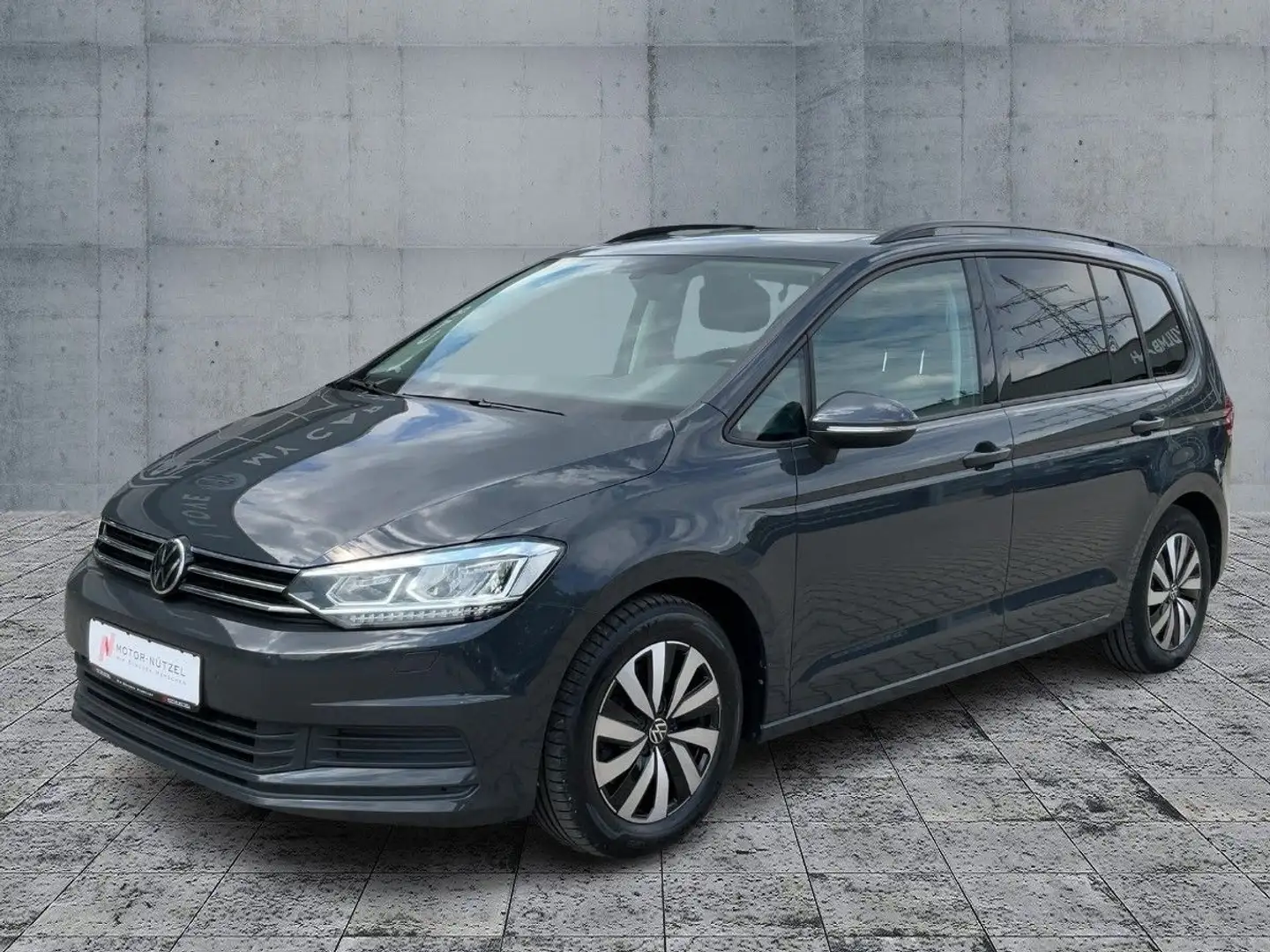 Volkswagen Touran 2.0 TDI DSG CL LED+NAVI+SHZ+PDC+AHK+PANO Grijs - 2