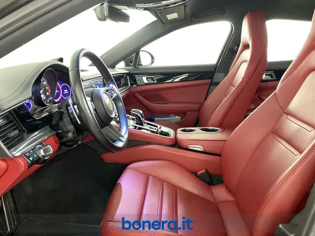 Porsche Panamera view 13
