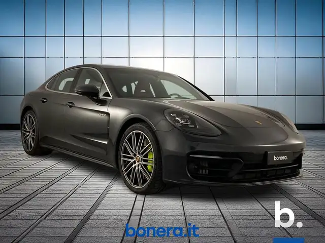 Porsche Panamera view 3