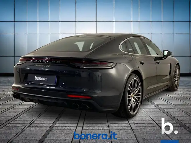 Porsche Panamera view 5