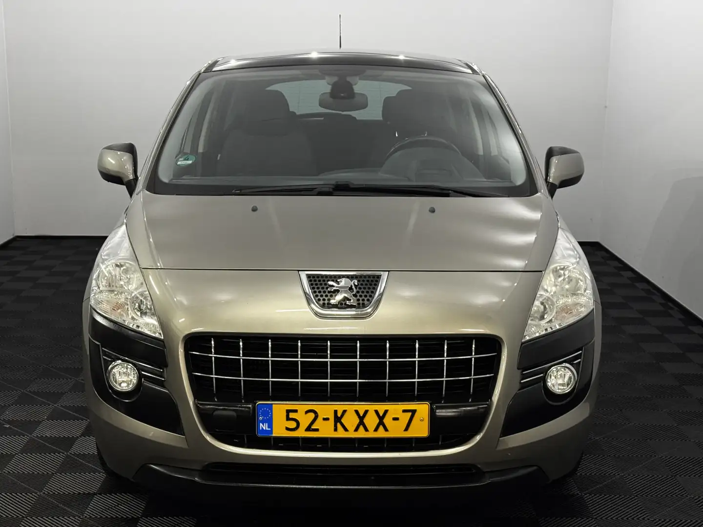 Peugeot 3008 1.6 THP Première Pano, Clima, Cruise control, Park Grijs - 2
