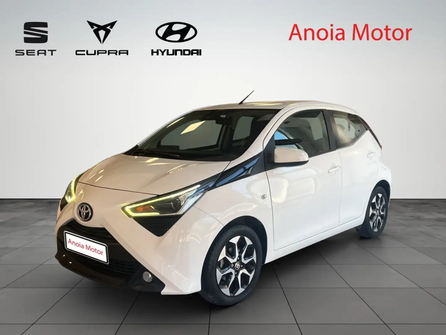 Toyota Aygo 70 x-play Blanco - 1