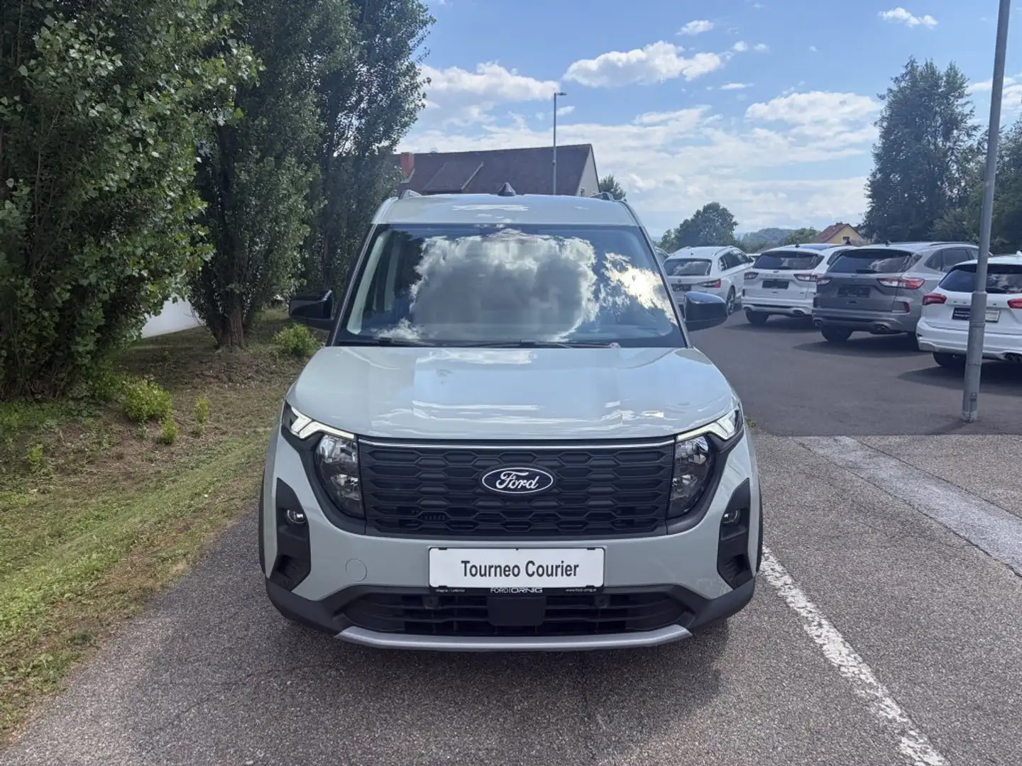 Ford E-Transit Tourneo Courier Active 1.0EcoBoost 125PS A7 Grau - 2