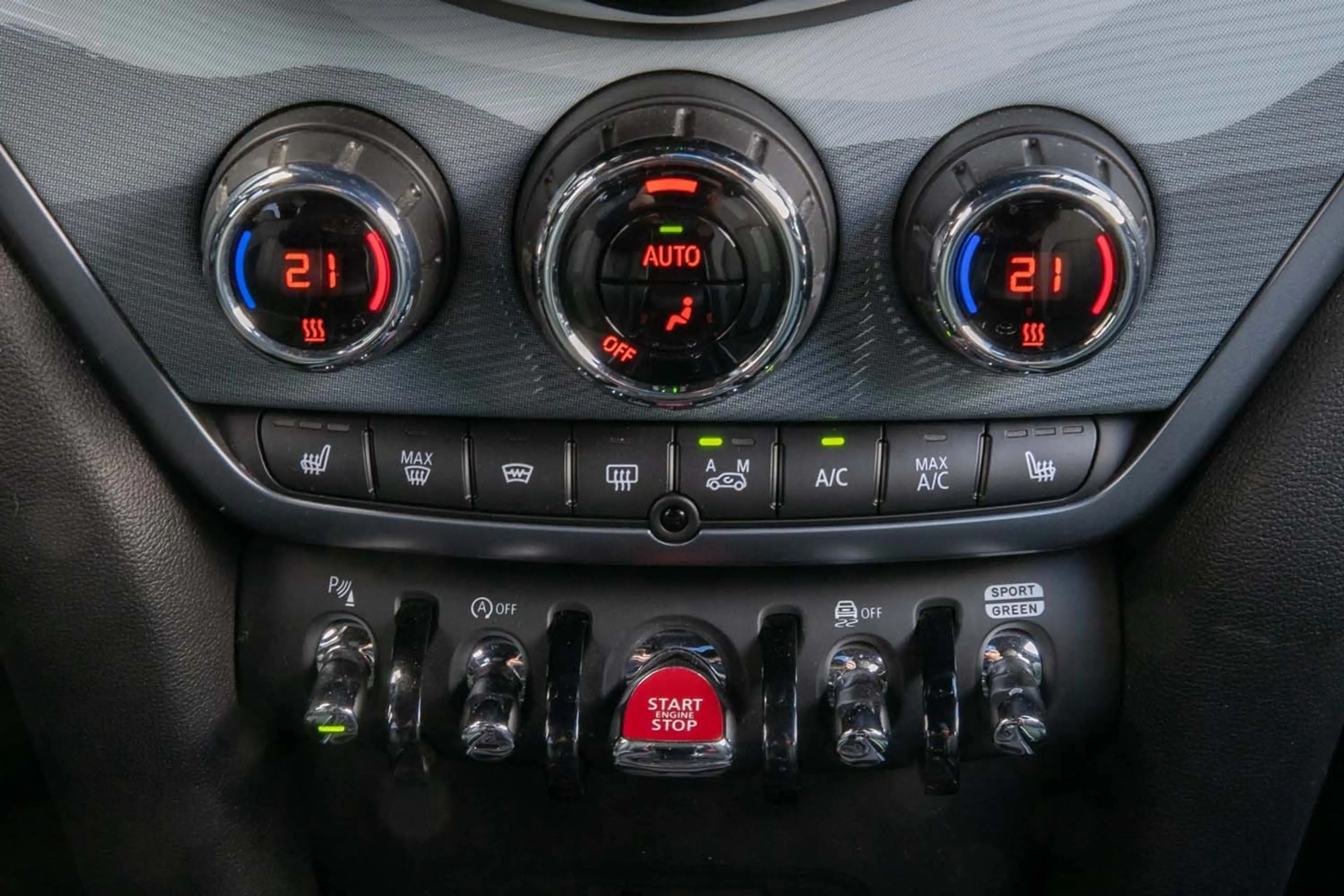 MINI Cooper SD Countryman Cooper SD ALL4 UNTAMED Edition HeadUp RfKam AHK — photo 15