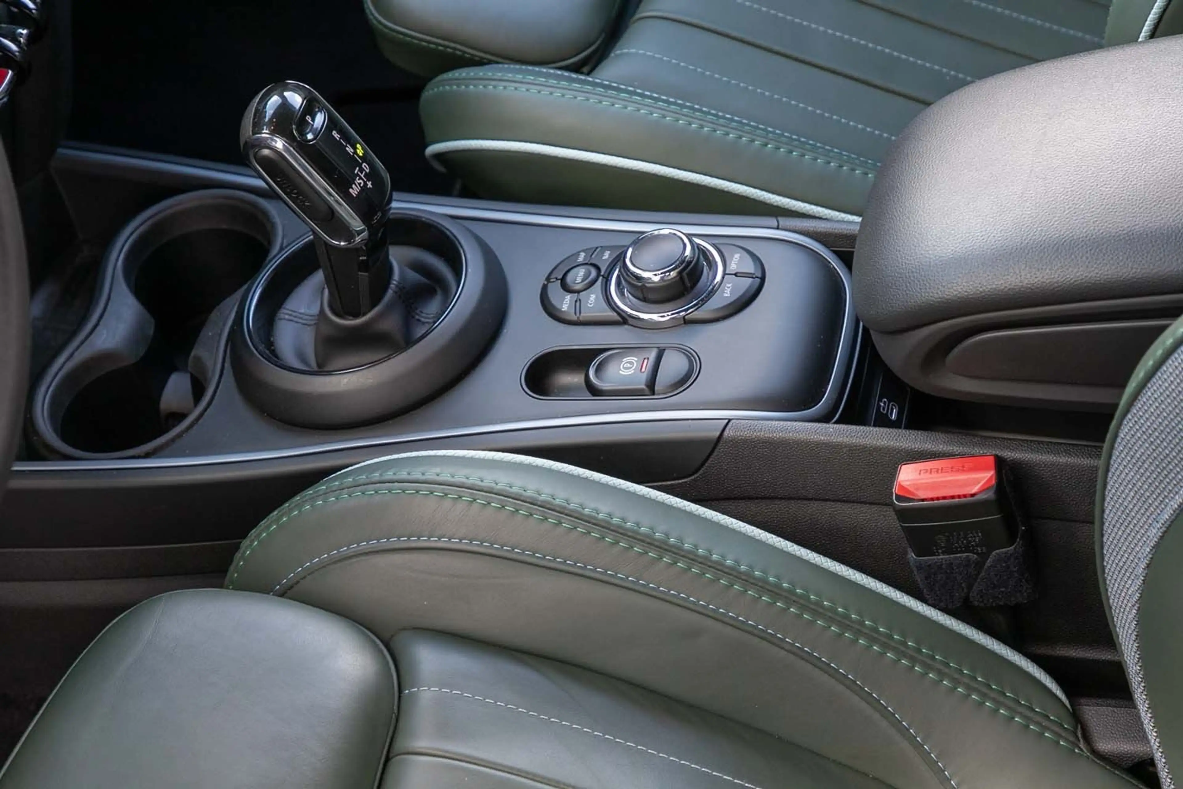 MINI Cooper SD Countryman Cooper SD ALL4 UNTAMED Edition HeadUp RfKam AHK — photo 10