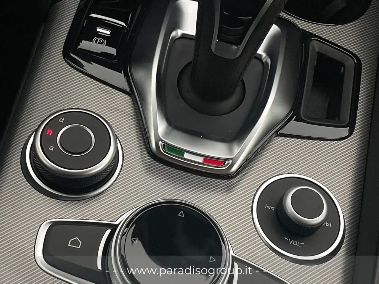 Alfa Romeo Giulia 2025 — фото 15