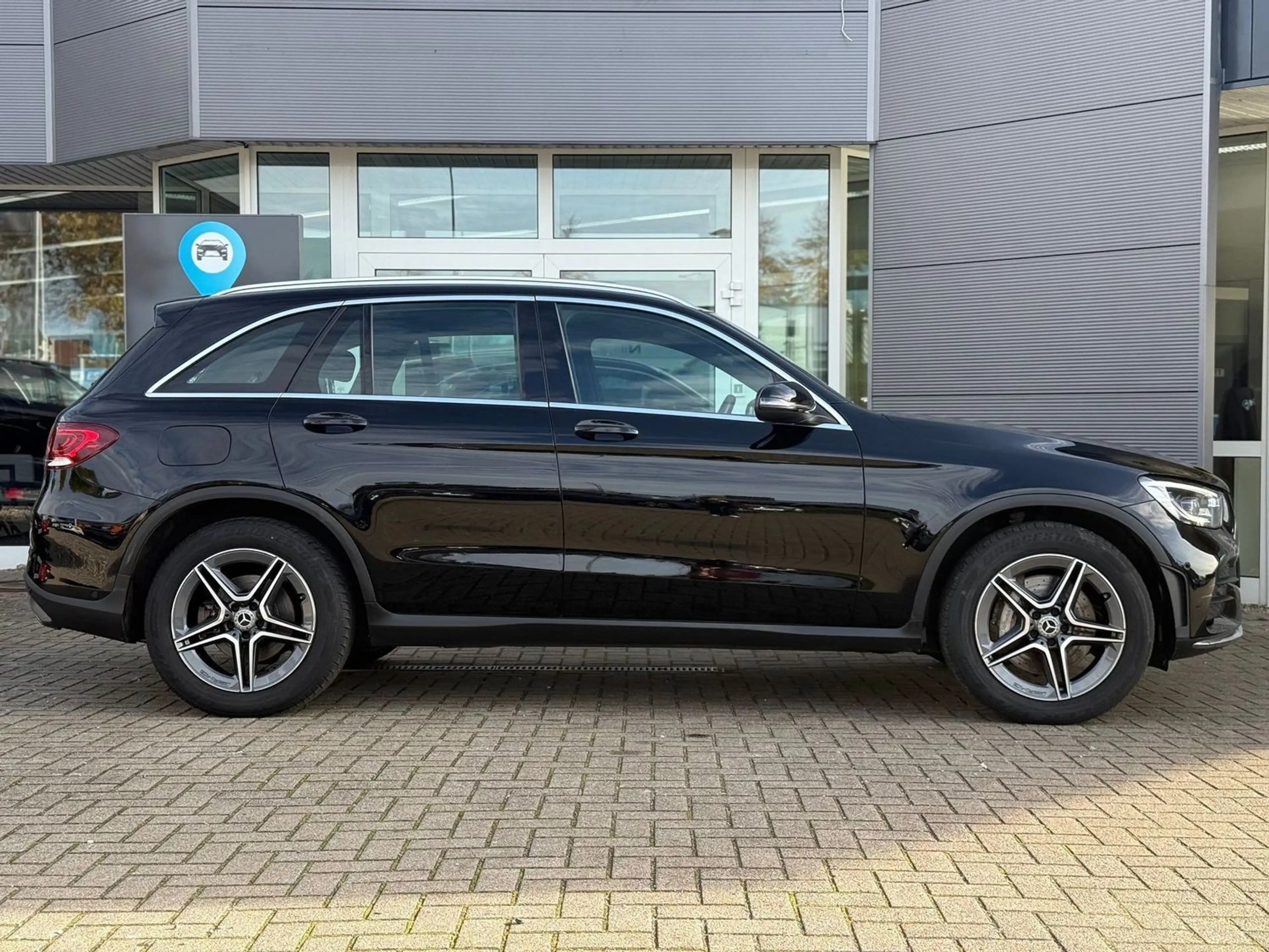 Mercedes-Benz GLC 200 AMG Line ACC LED AHK PDC SHZ el.Heck Kam. — photo 9