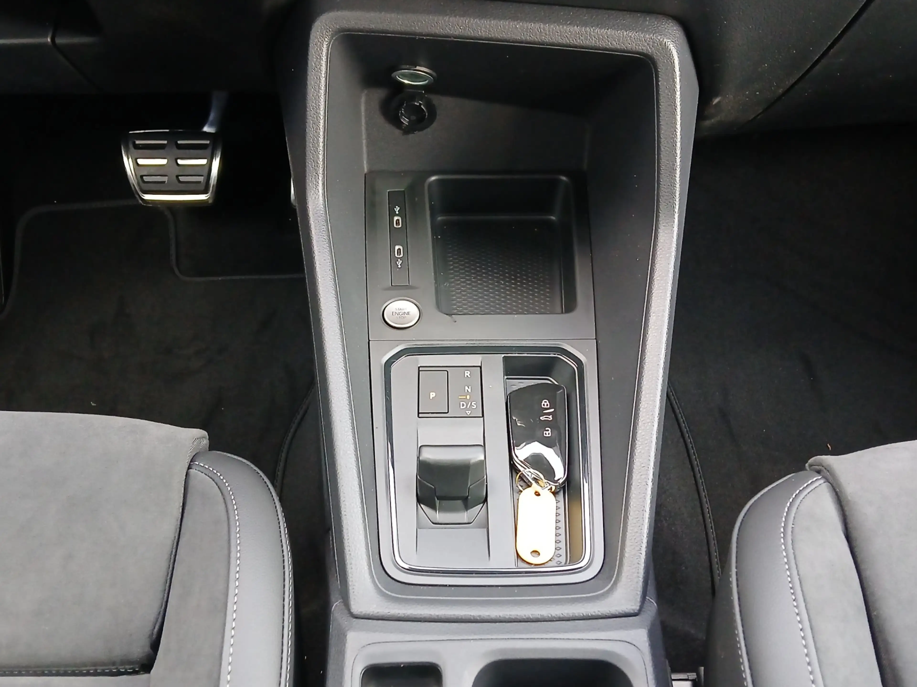 Volkswagen Caddy TDI Life 7-DSG LED AHK ACC KLIMA REAR VIEW — photo 15
