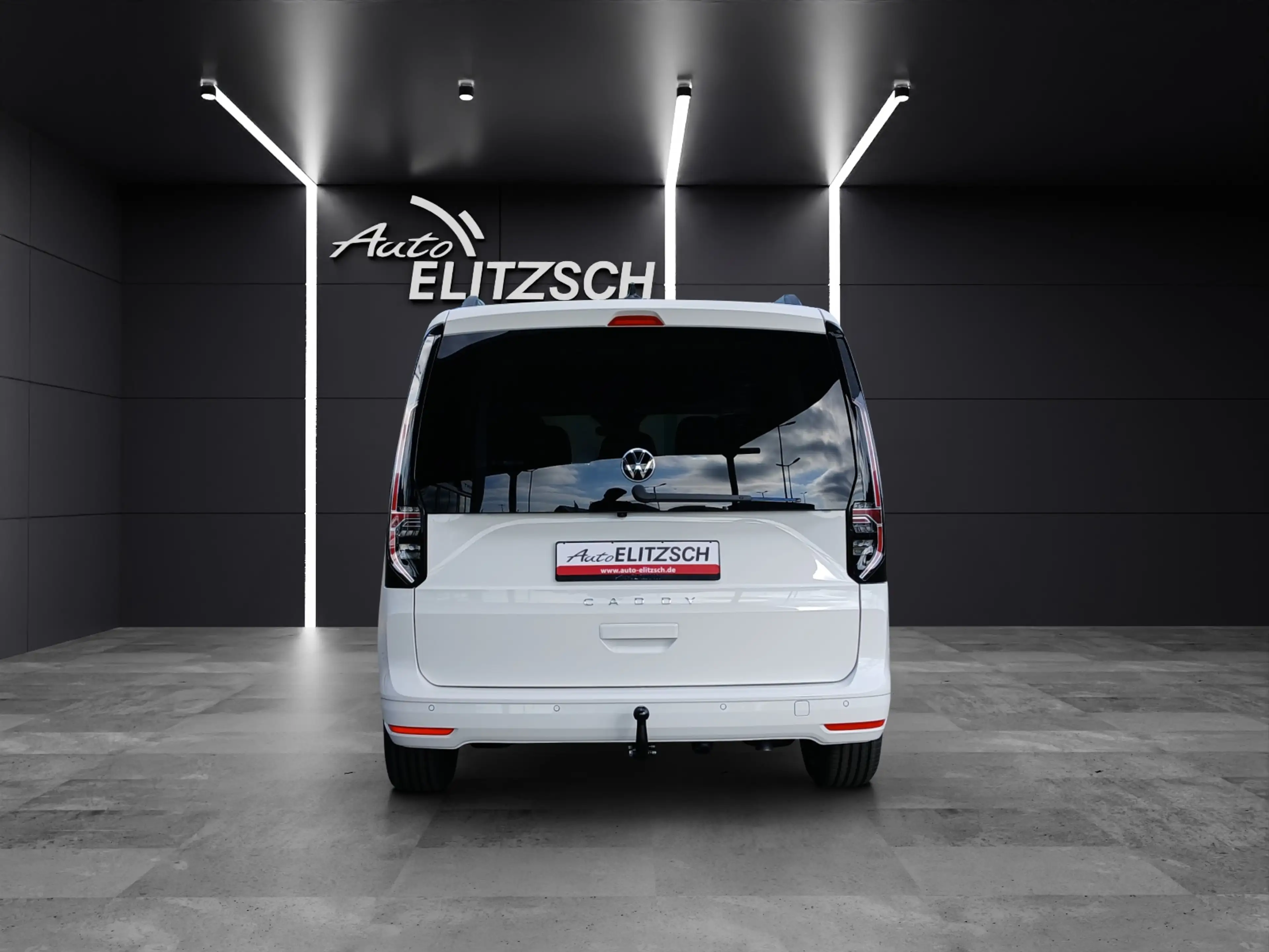 Volkswagen Caddy TDI Life 7-DSG LED AHK ACC KLIMA REAR VIEW — photo 4