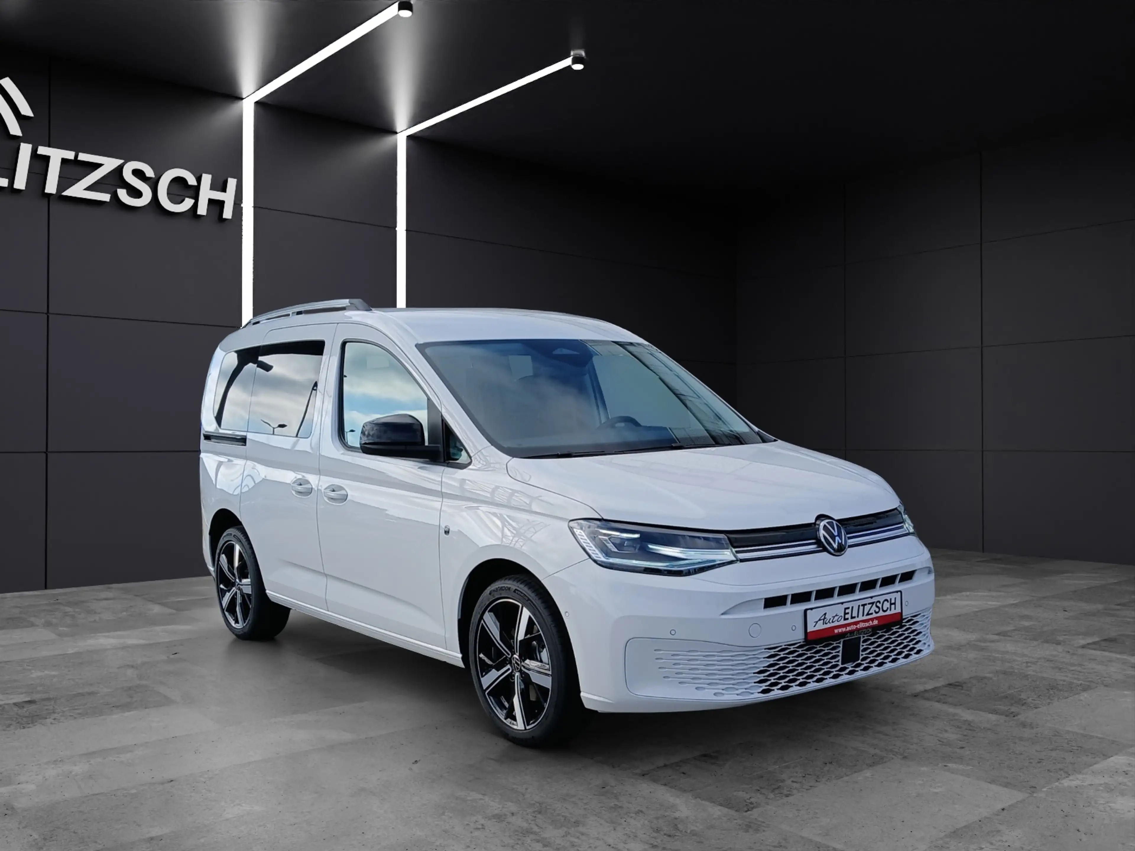 Volkswagen Caddy TDI Life 7-DSG LED AHK ACC KLIMA REAR VIEW — photo 7