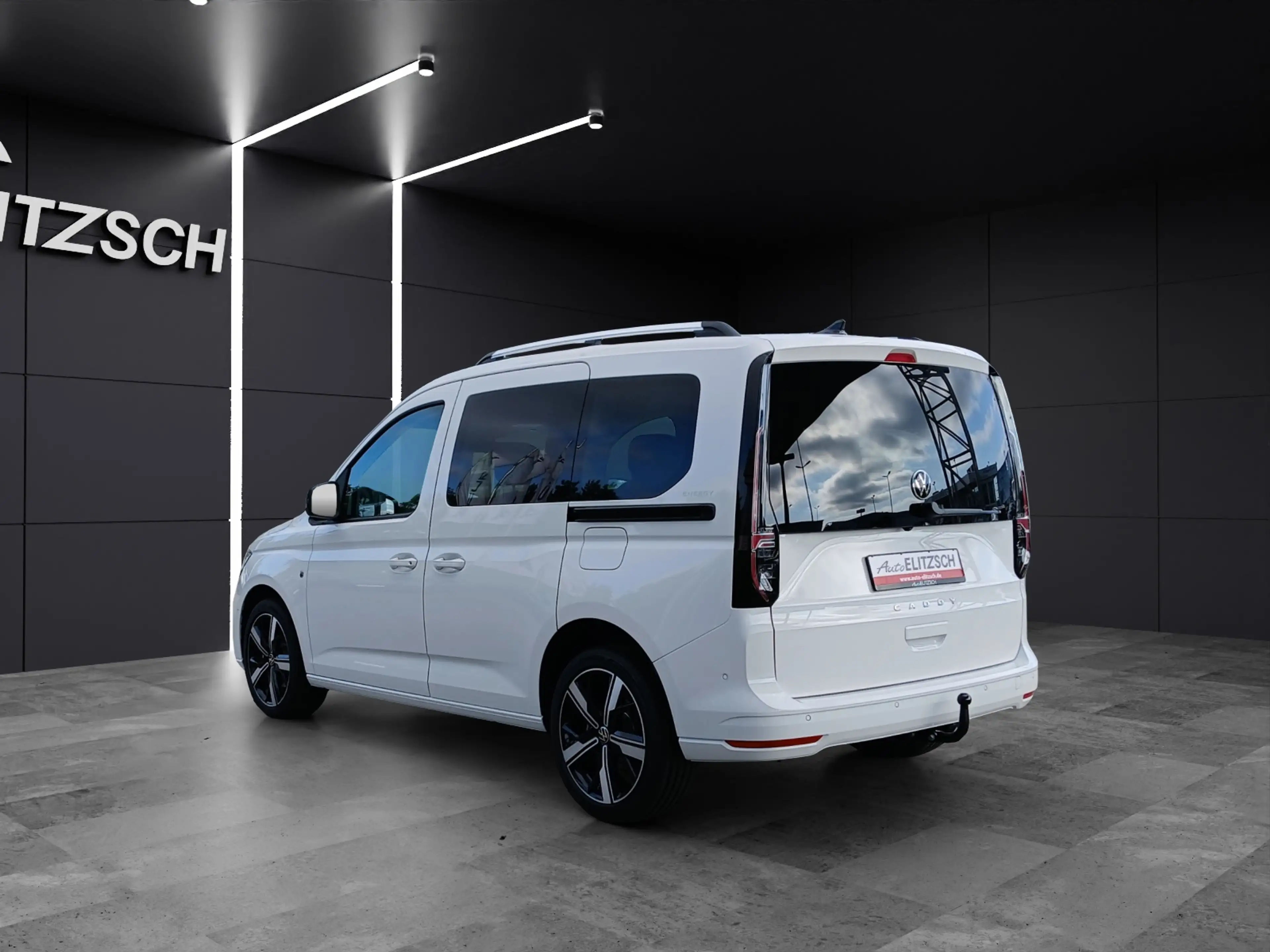 Volkswagen Caddy TDI Life 7-DSG LED AHK ACC KLIMA REAR VIEW — photo 3