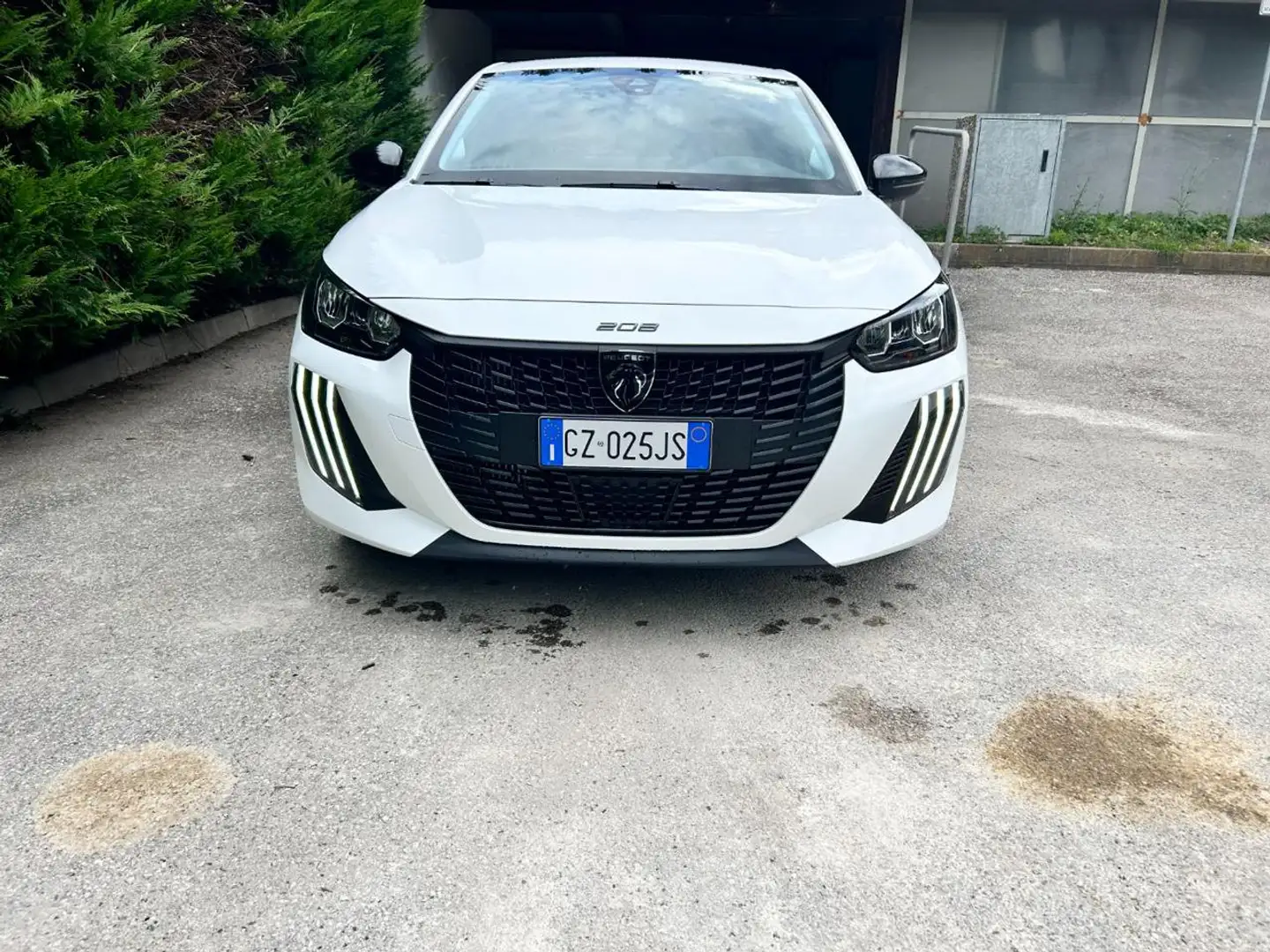 Peugeot 208 Hybrid 100 e-DCS6 Style Blanc - 2