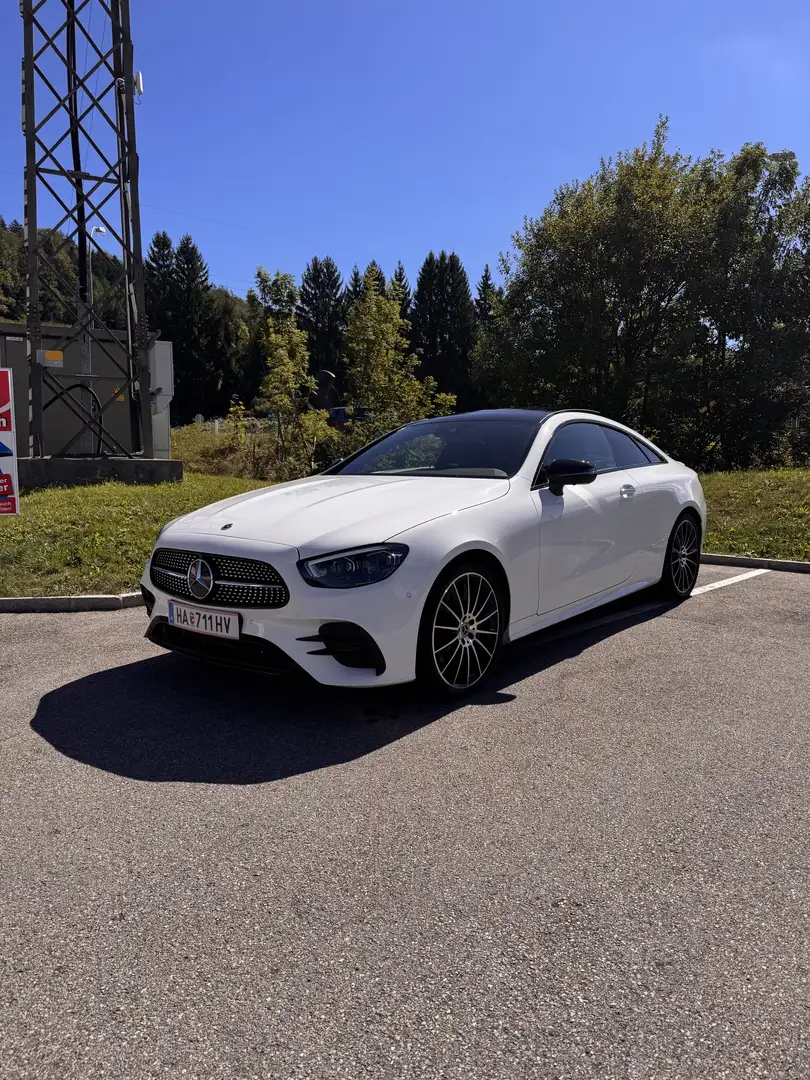 Mercedes-Benz E 220 d 4MATIC Aut. Weiß - 1