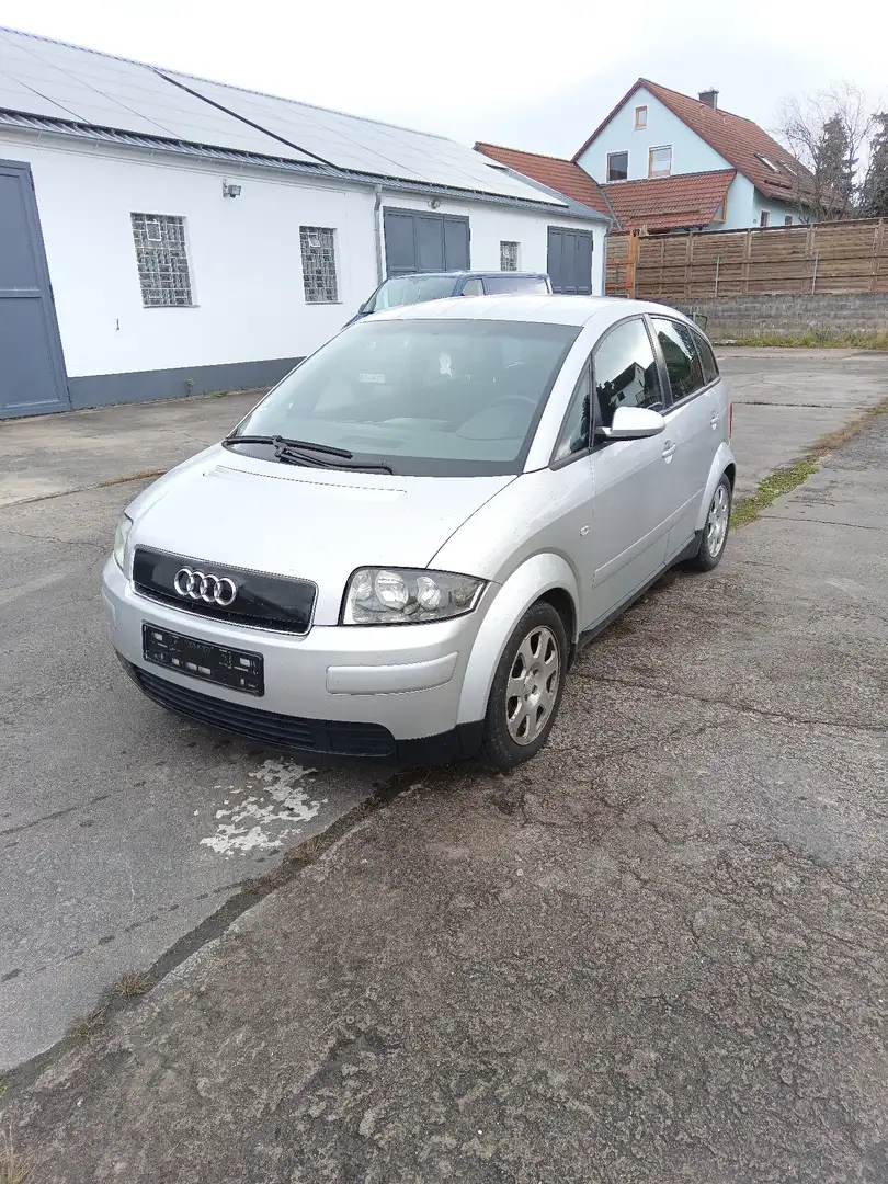 Audi A2 1.4 Grau - 1