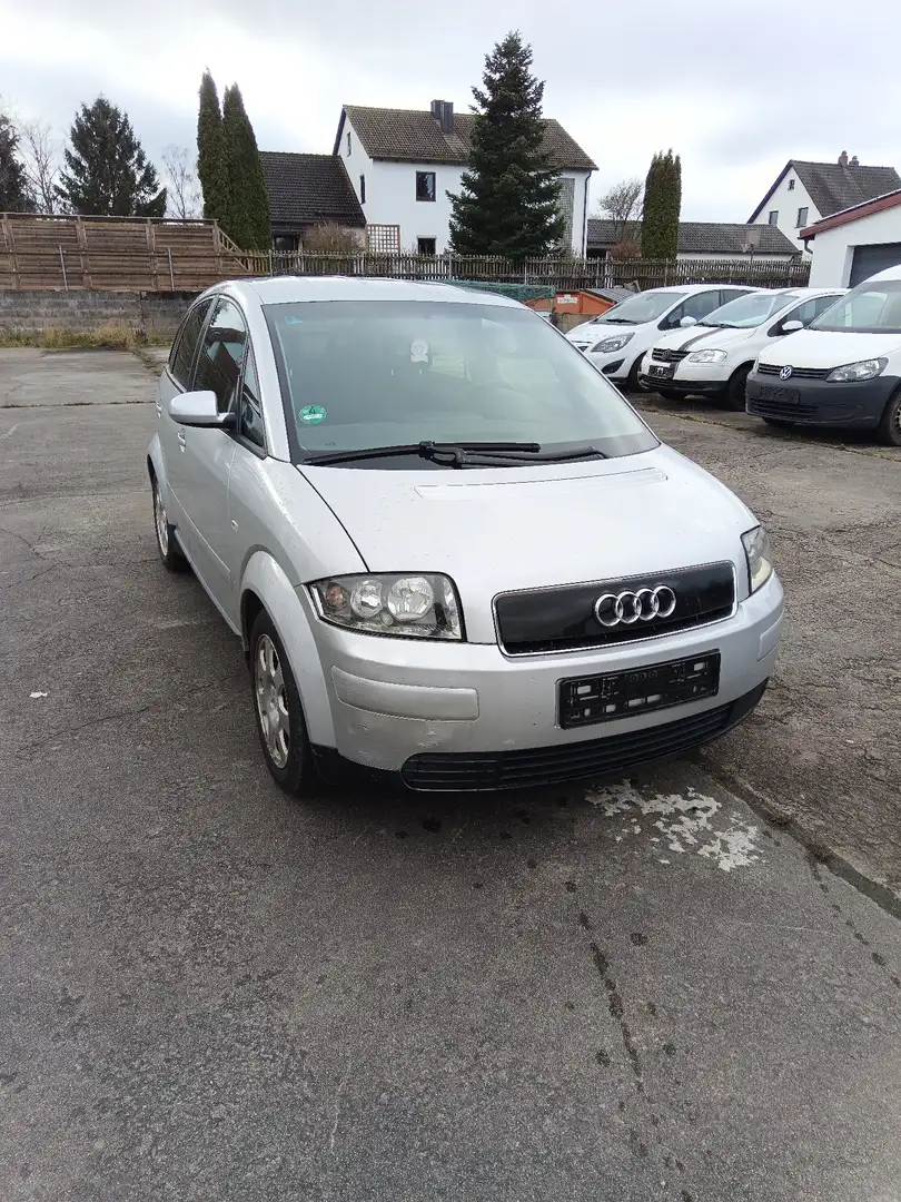 Audi A2 1.4 Grau - 2