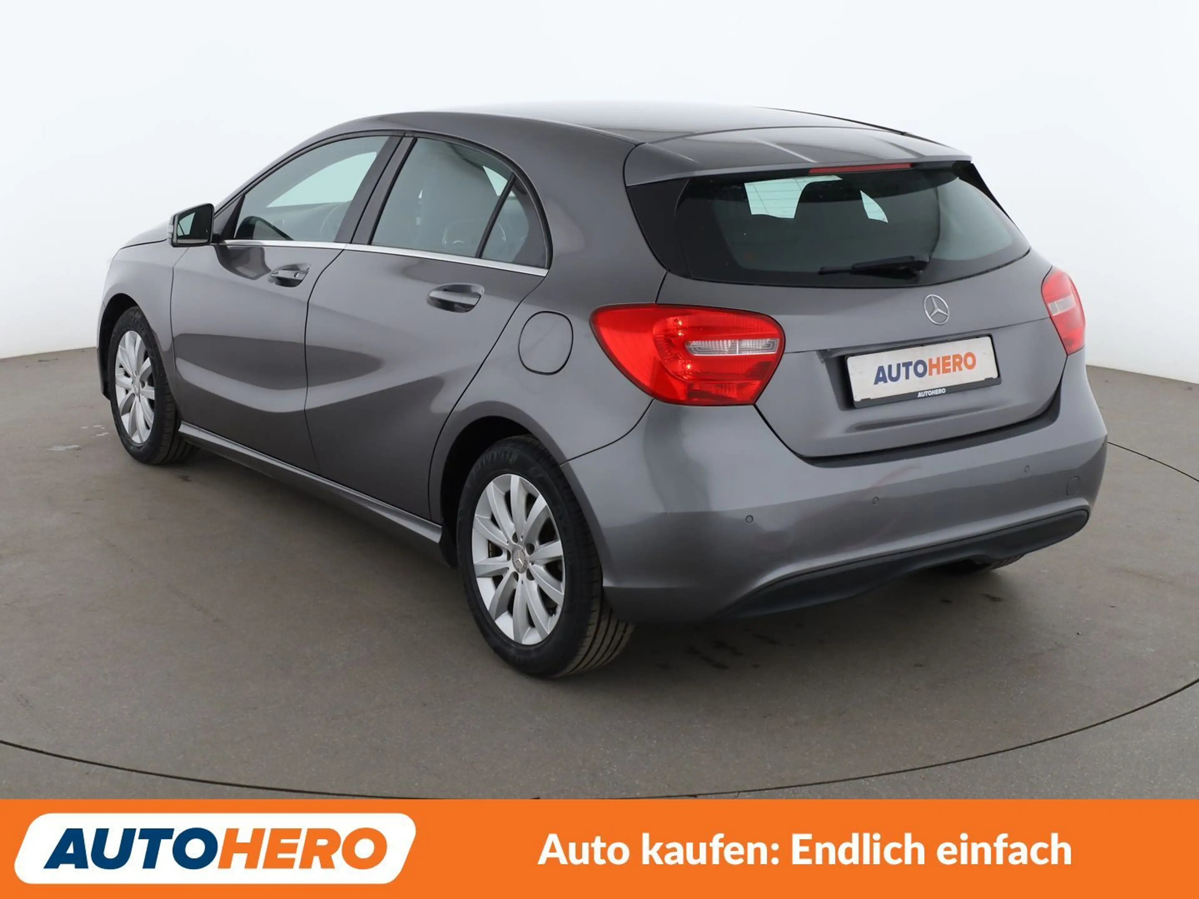 Mercedes-Benz A 180 A 180 BlueEfficiency Style*NAVI*PDC*SHZ*BT* — photo 4