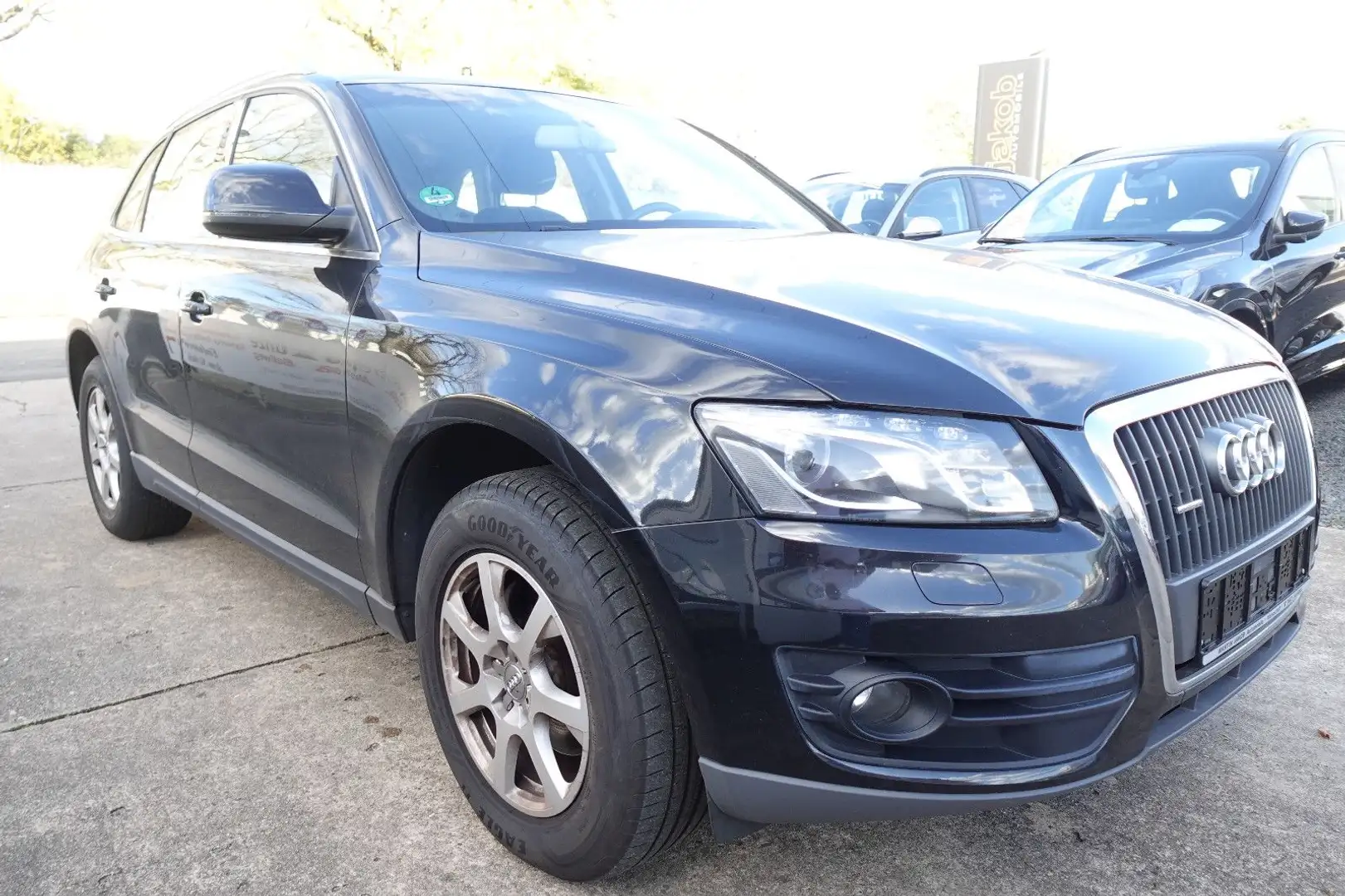 Audi Q5 2.0 TDI quattro + PDC+SITZHEIZUNG+BC+MFL++++ Noir - 1