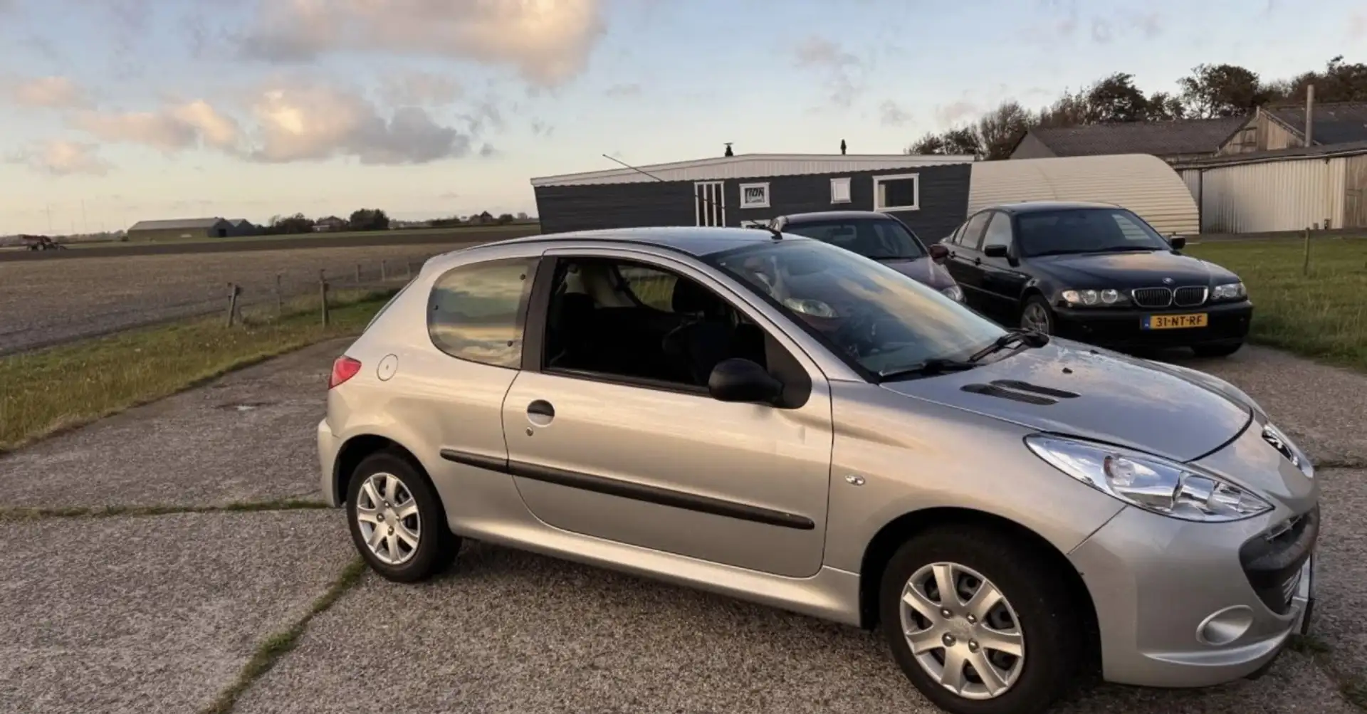 Peugeot 206 1.1 XR Grijs - 2