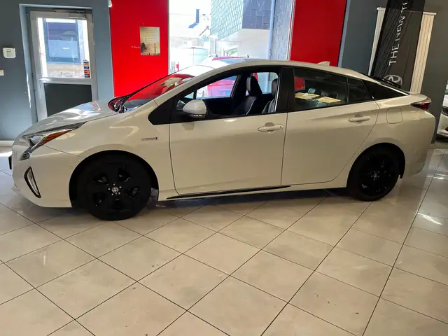 Toyota Prius 1.8i VVT-i Hybrid Lounge CVT
