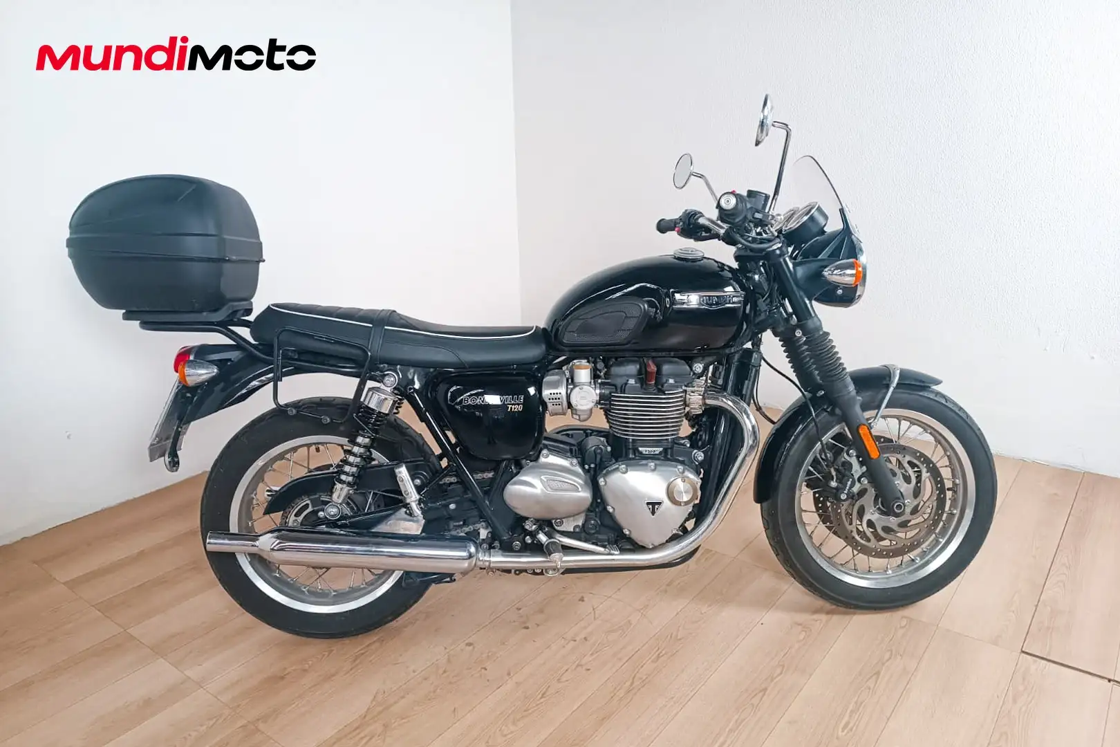 Triumph Bonneville T120 - 1