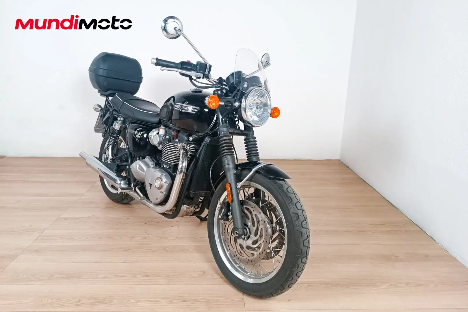 Triumph Bonneville T120 - 2