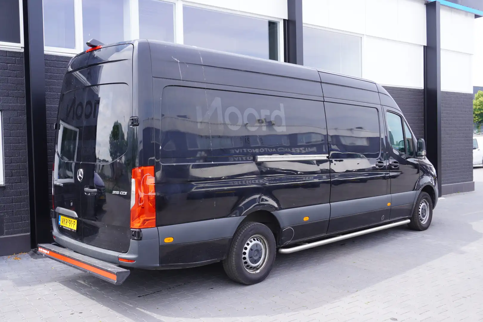 Mercedes-Benz Sprinter 315 1.9 CDI L3H2 Automaat EURO 6 - Airco - Navi - Zwart - 2
