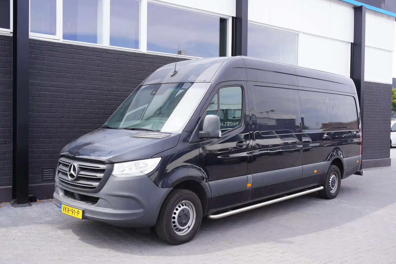 Mercedes-Benz Sprinter 315 1.9 CDI L3H2 Automaat EURO 6 - Airco - Navi - Zwart - 1