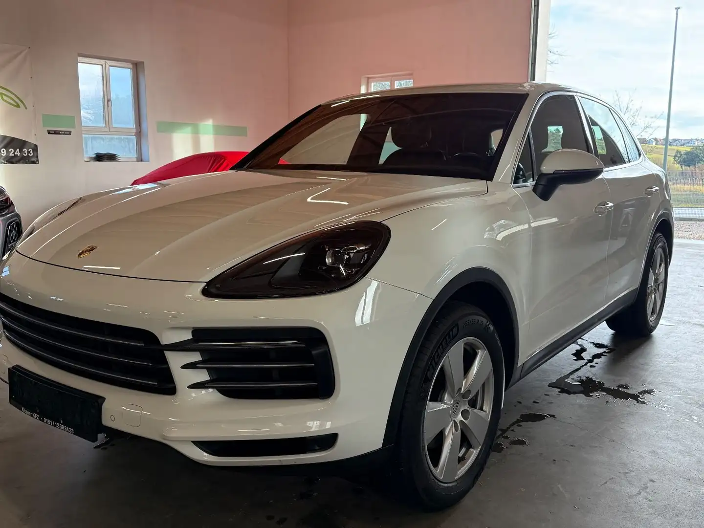Porsche Cayenne Basis Weiß - 2