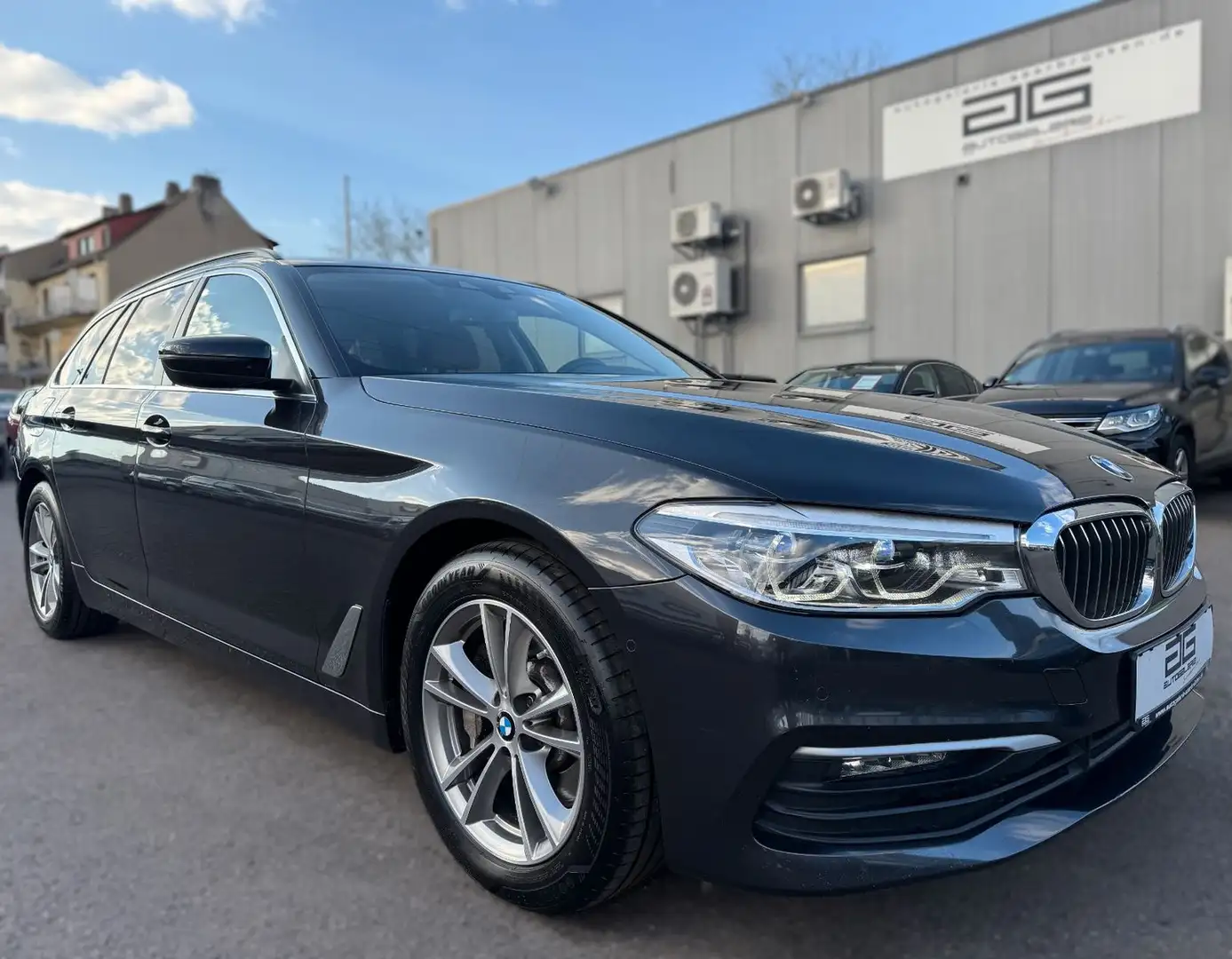 BMW 530 d xDrive Automatik *2.Hand/Leder/Navi/LED* Gris - 1