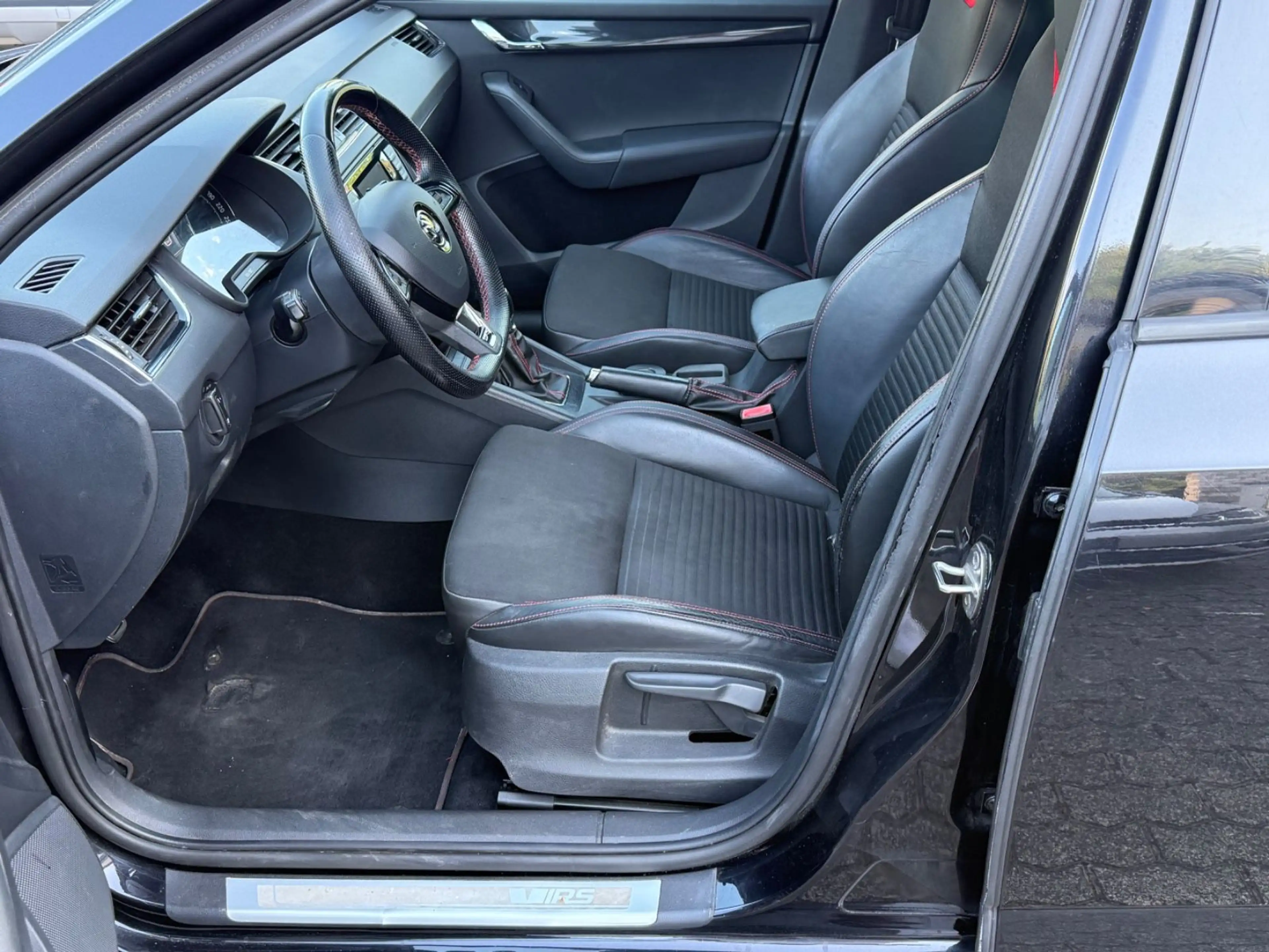 Skoda Octavia Combi RS 2.0 TDI Panorama Navi AHK — photo 8