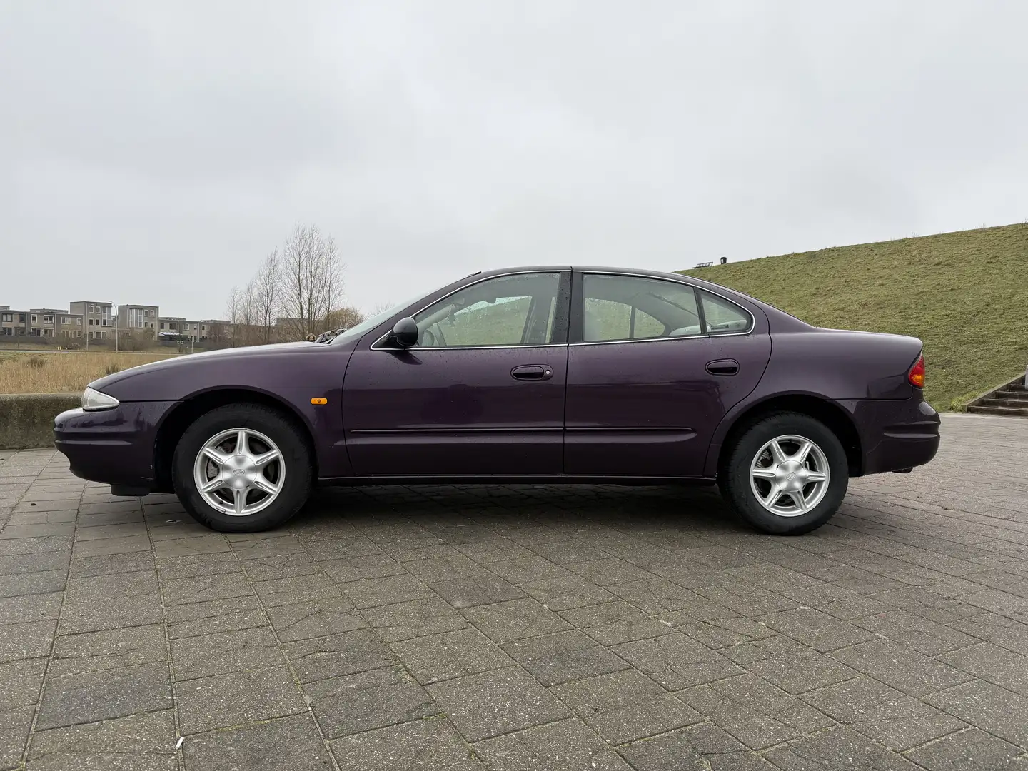 Chevrolet Alero 2.4 SA 95.000km Violett - 1