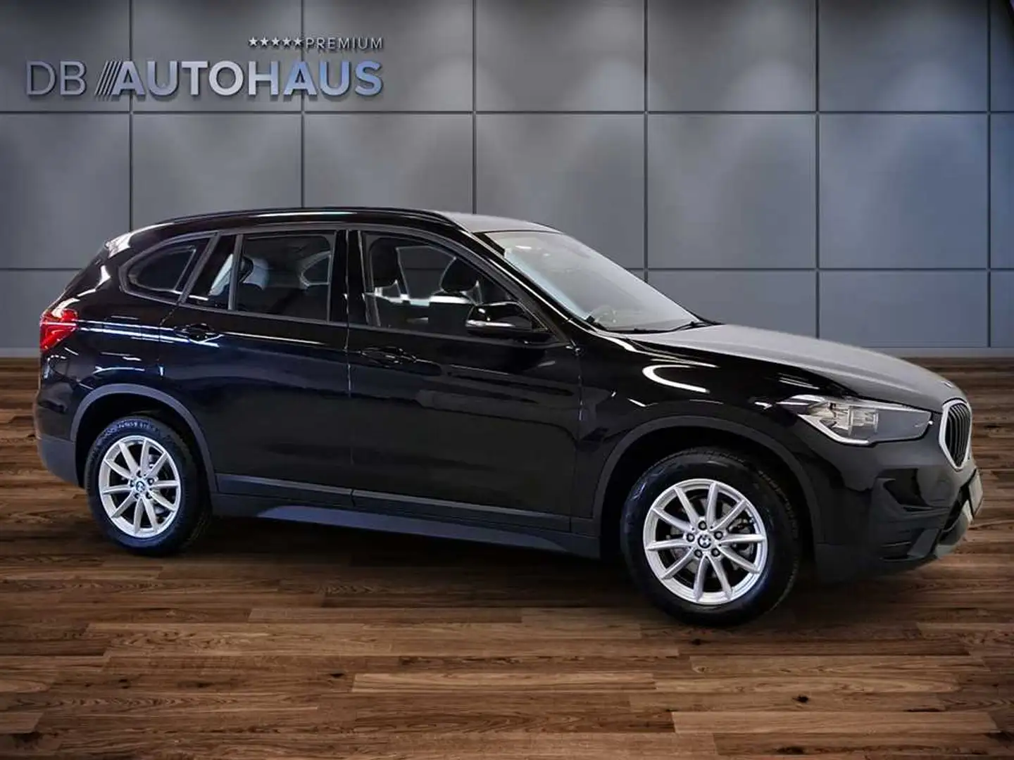 BMW X1 sDrive 18d Advantage Schwarz - 2