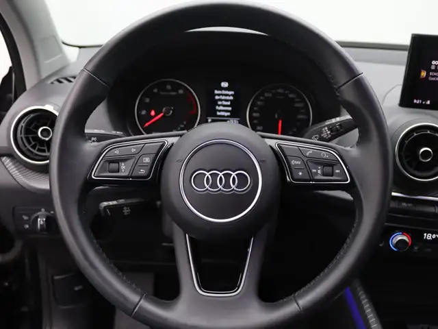 Audi Q2 view 15