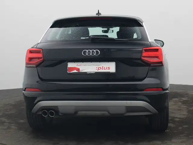 Audi Q2 view 6