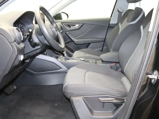 Audi Q2 view 13