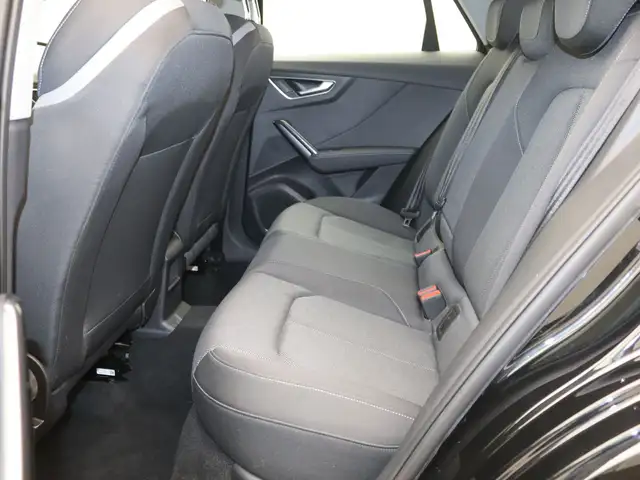 Audi Q2 view 12