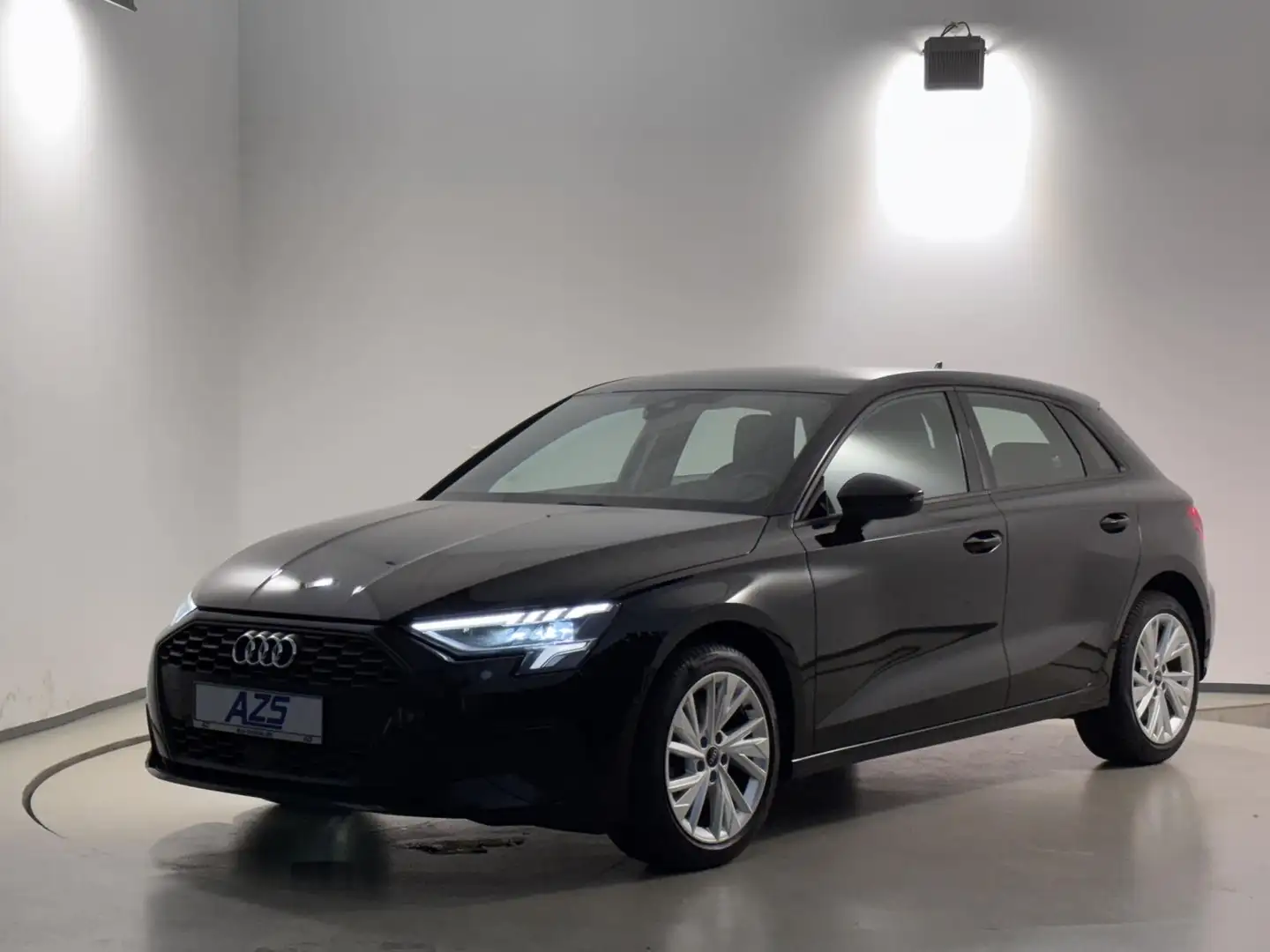 Audi A3 30 TFSI Sportback LED Navi Virtual DAB 1.Hd Fekete - 2